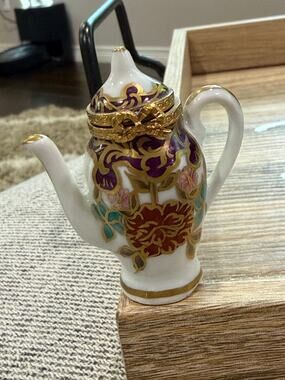 Authentic Limoges France Miniature Teapot Trinket Box Peint Main Signed rare